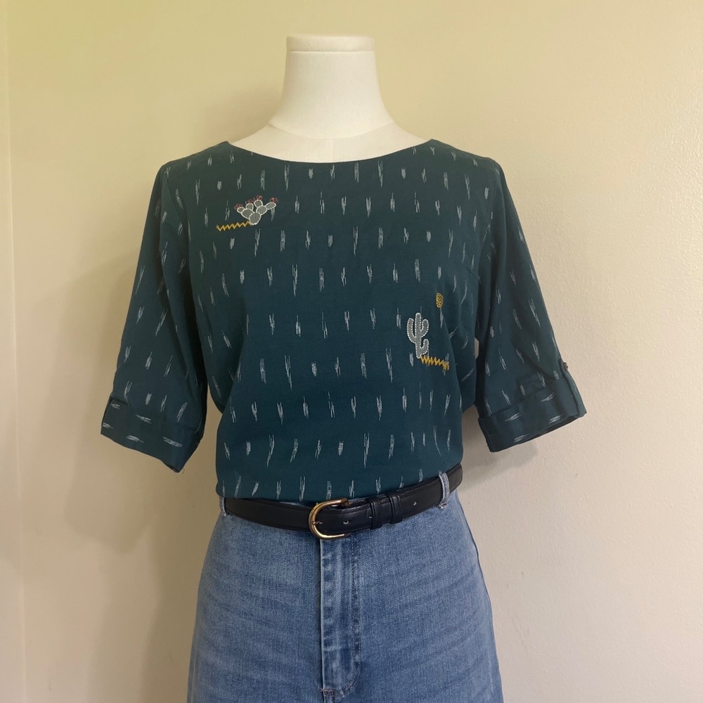 Akkriti Teal Cotton Linen Ikat Desert Camel Cactus Embroidered Button Back Top M